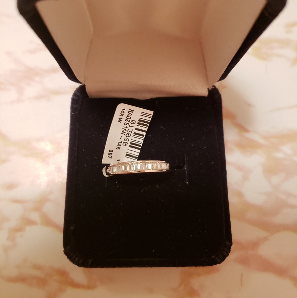 Baguette wedding band